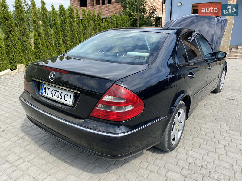Седан Mercedes-Benz E-Class 2004 в Косове