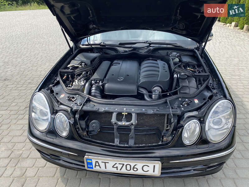 Седан Mercedes-Benz E-Class 2004 в Косове