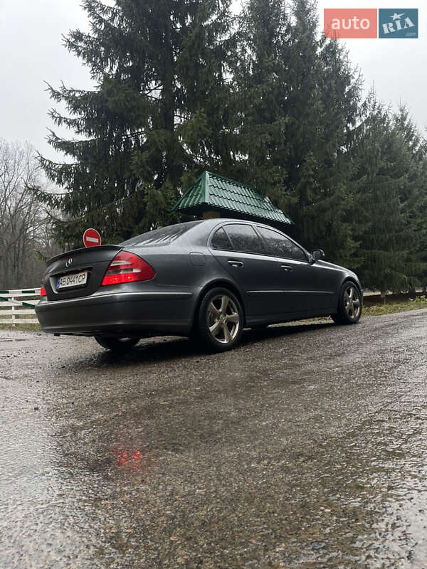 Седан Mercedes-Benz E-Class 2006 в Вінниці