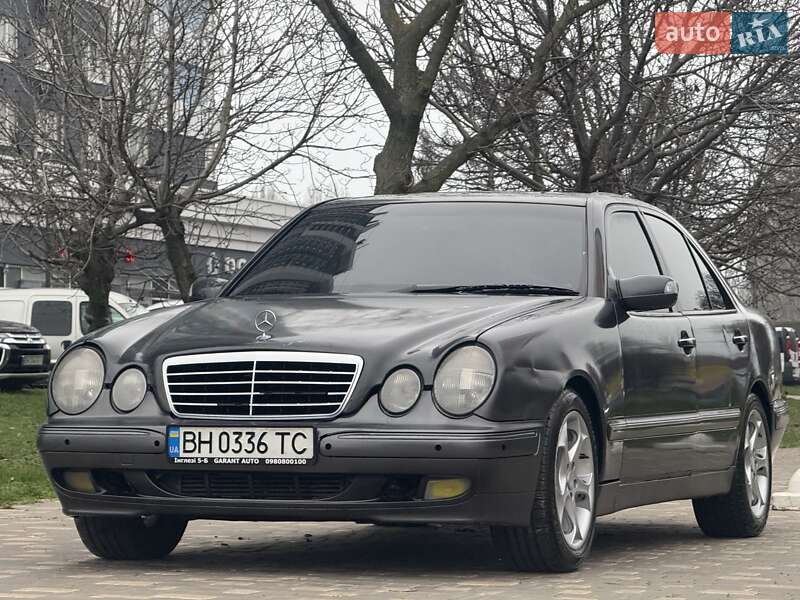 Седан Mercedes-Benz E-Class 2000 в Одессе