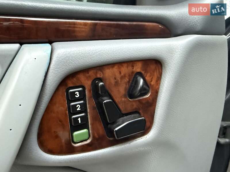 Седан Mercedes-Benz E-Class 2000 в Одессе