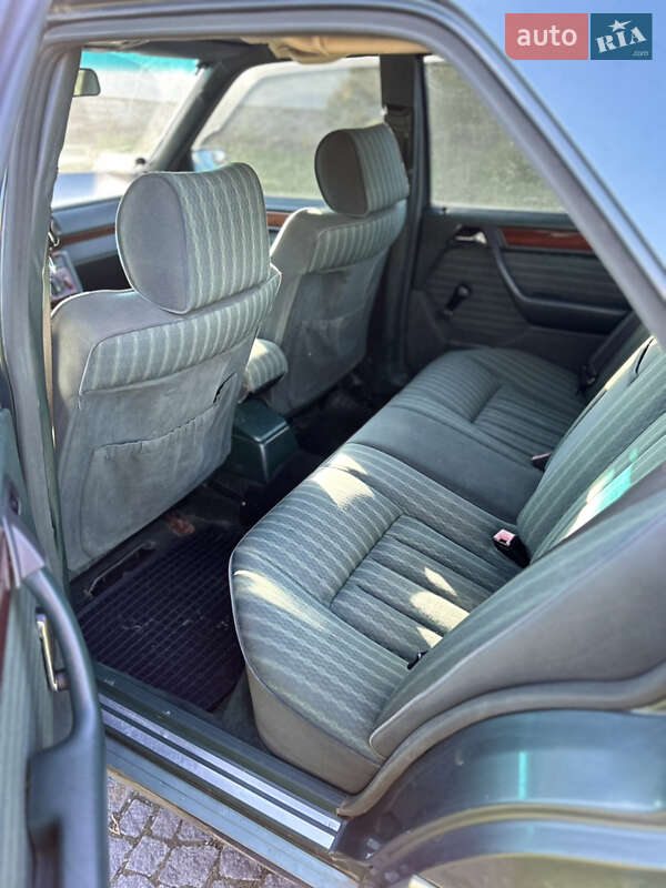 Седан Mercedes-Benz E-Class 1991 в Жовкві фото 8 Седан Mercedes-Benz E-Class 1991 в Жовкві