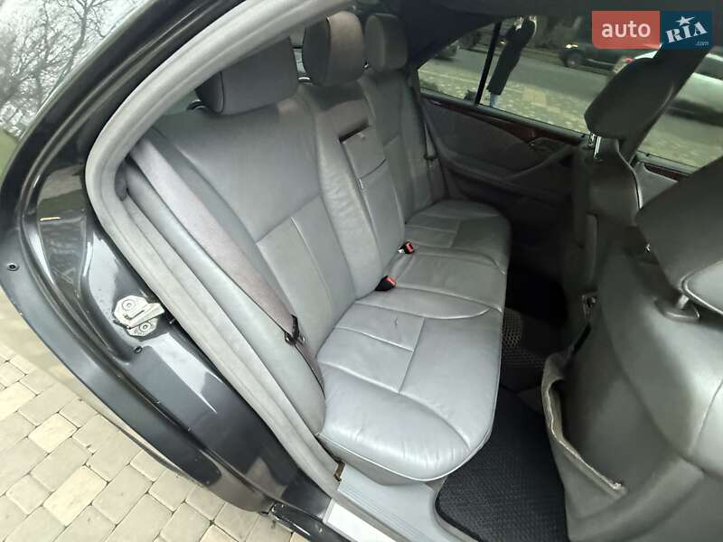Седан Mercedes-Benz E-Class 2000 в Одессе
