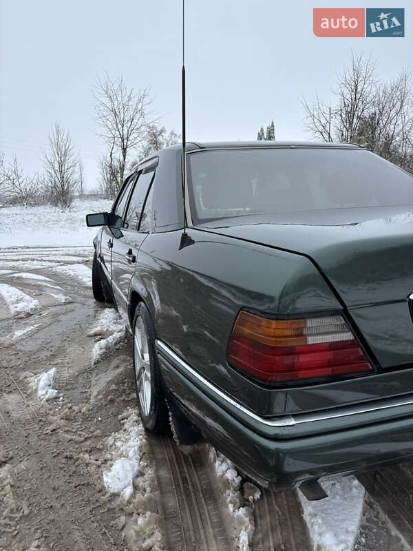 Седан Mercedes-Benz E-Class 1995 в Тернополе