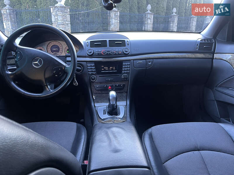 Седан Mercedes-Benz E-Class 2004 в Надвірній фото 19 Седан Mercedes-Benz E-Class 2004 в Надвірній
