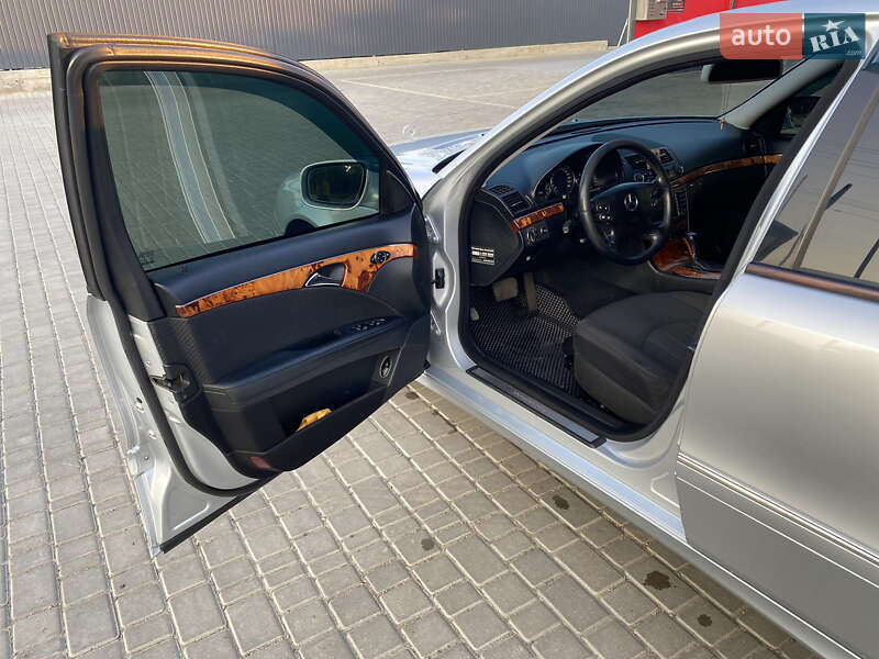 Седан Mercedes-Benz E-Class 2008 в Вільшанці
