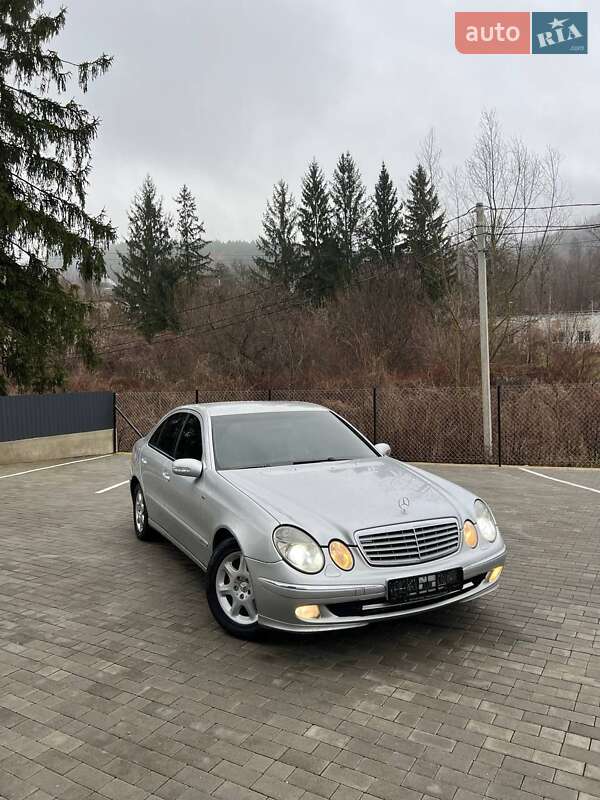 Седан Mercedes-Benz E-Class 2003 в Кременце