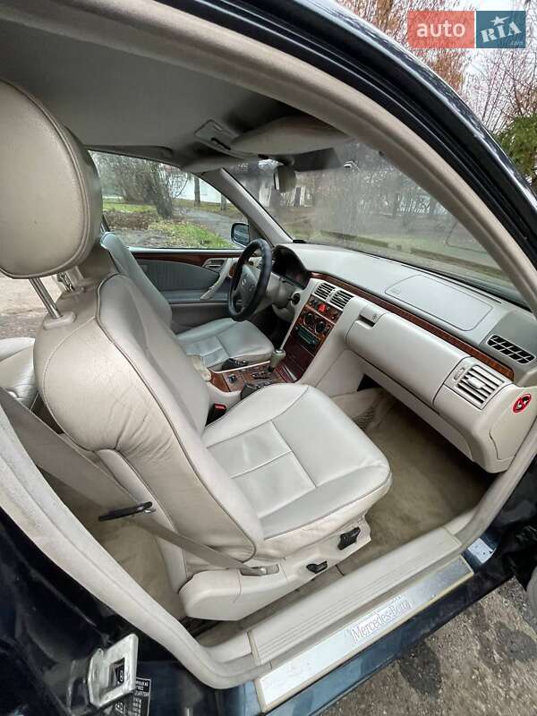 Mercedes-Benz E-Class 2000