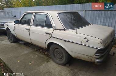 Седан Mercedes-Benz E-Class 1977 в Измаиле