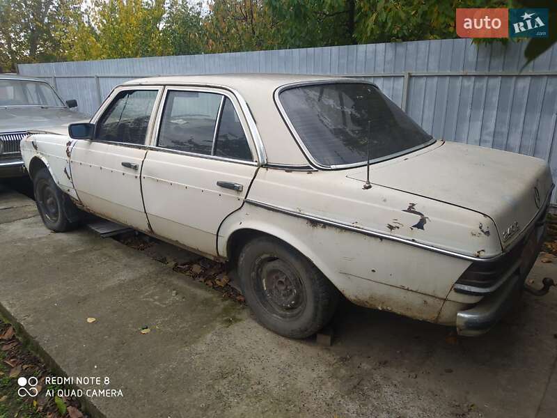 Mercedes-Benz E-Class 1977