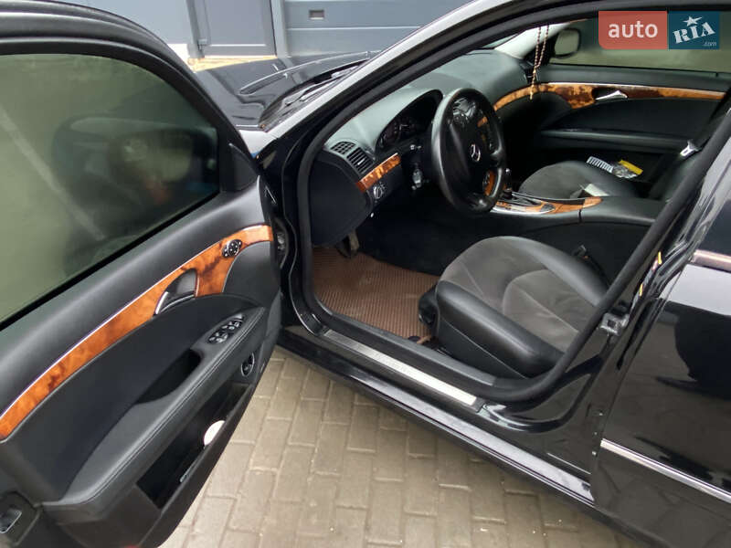 Седан Mercedes-Benz E-Class 2008 в Вишневце