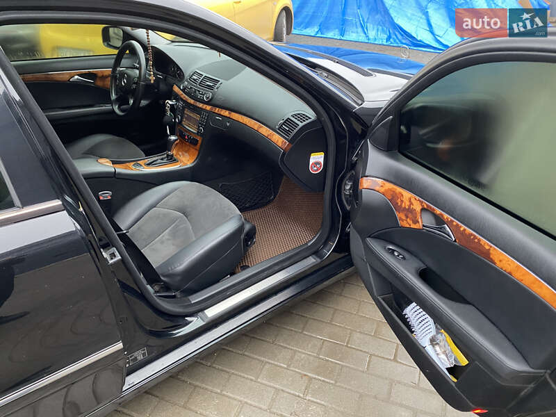 Седан Mercedes-Benz E-Class 2008 в Вишневце
