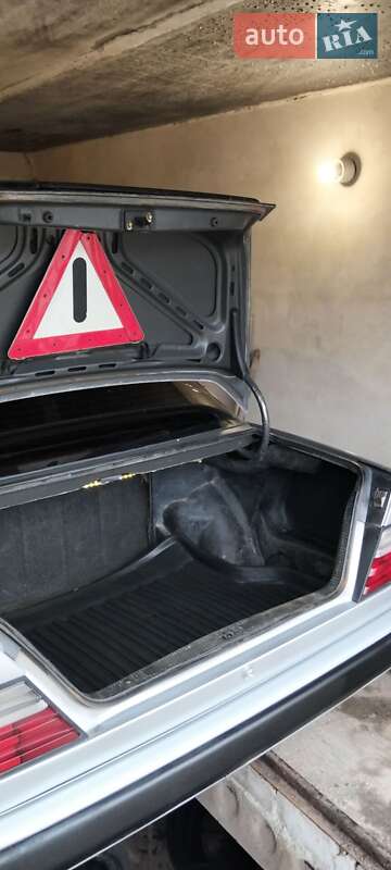 Седан Mercedes-Benz E-Class 1988 в Тернополі фото 35 Седан Mercedes-Benz E-Class 1988 в Тернополі