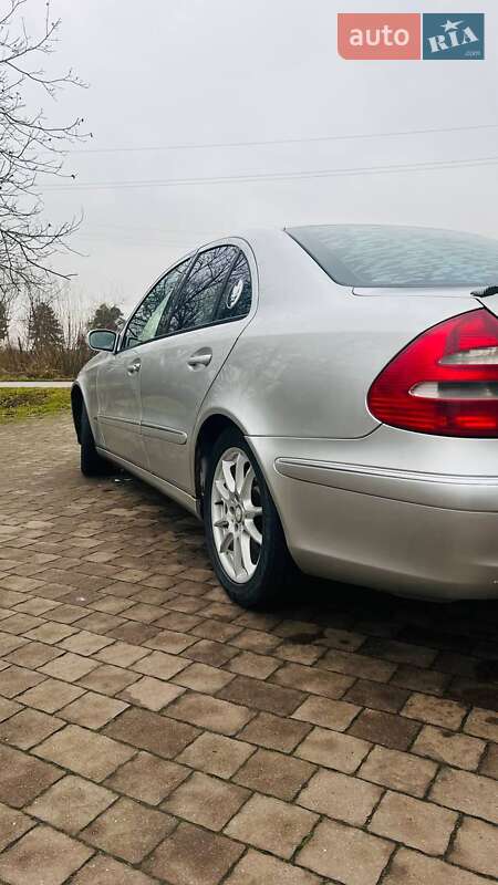 Седан Mercedes-Benz E-Class 2003 в Буську