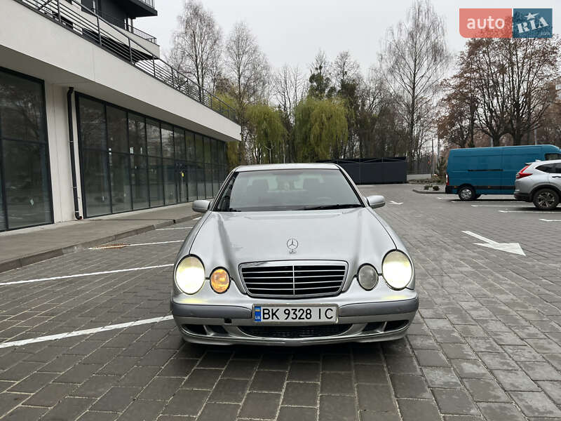 Седан Mercedes-Benz E-Class 2001 в Ровно
