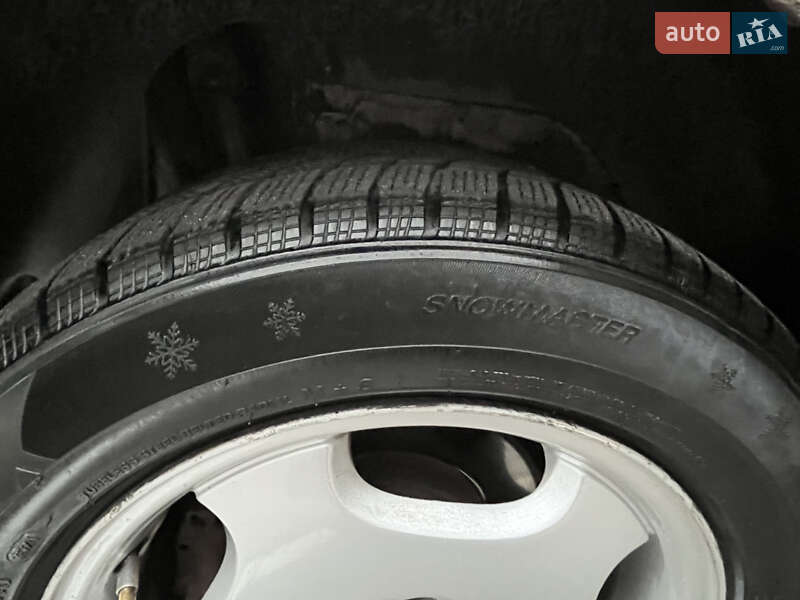 Седан Mercedes-Benz E-Class 2001 в Ровно