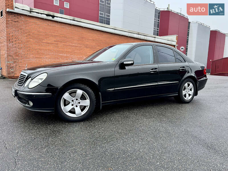 Седан Mercedes-Benz E-Class 2004 в Києві