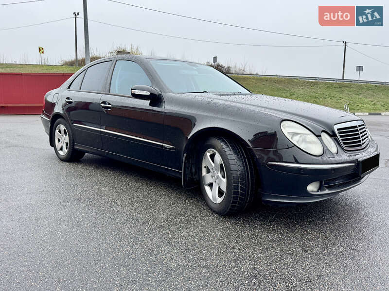 Седан Mercedes-Benz E-Class 2004 в Києві