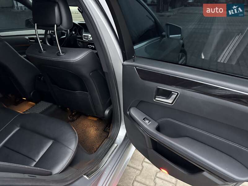 Седан Mercedes-Benz E-Class 2014 в Могилів-Подільському