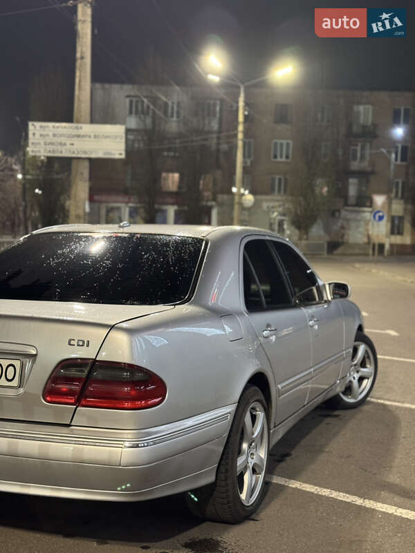 Седан Mercedes-Benz E-Class 2001 в Кривому Розі
