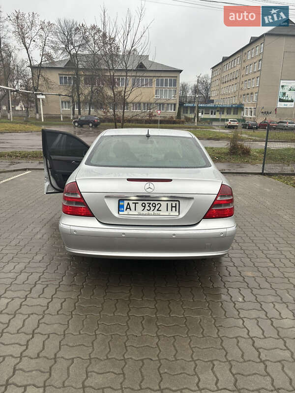 Седан Mercedes-Benz E-Class 2004 в Калуші