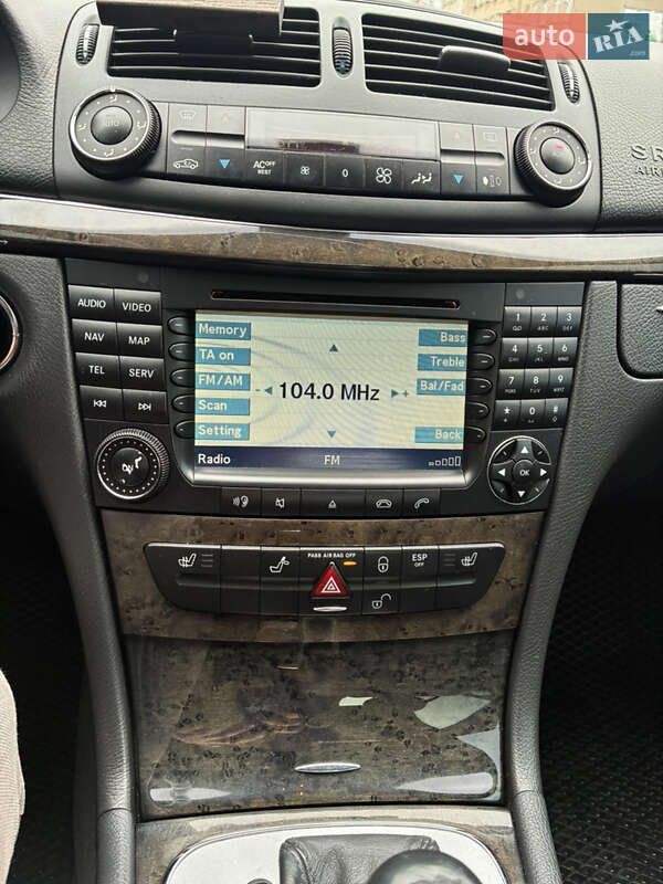 Седан Mercedes-Benz E-Class 2004 в Калуші