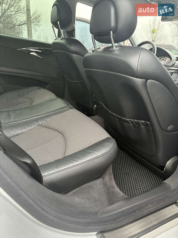 Седан Mercedes-Benz E-Class 2004 в Калуші