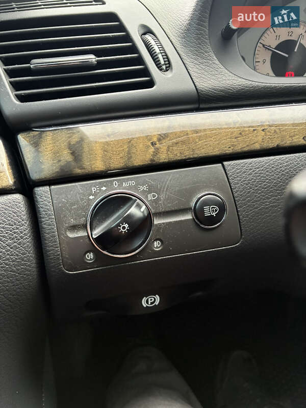 Седан Mercedes-Benz E-Class 2004 в Калуші