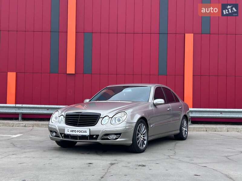 Седан Mercedes-Benz E-Class 2003 в Києві