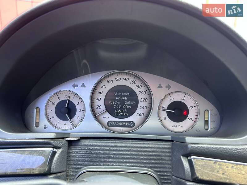 Седан Mercedes-Benz E-Class 2003 в Києві