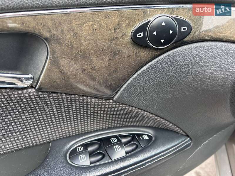 Седан Mercedes-Benz E-Class 2003 в Києві