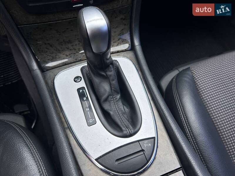 Седан Mercedes-Benz E-Class 2003 в Києві