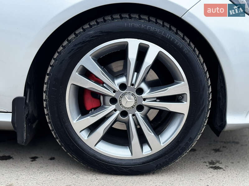 Седан Mercedes-Benz E-Class 2015 в Львові
