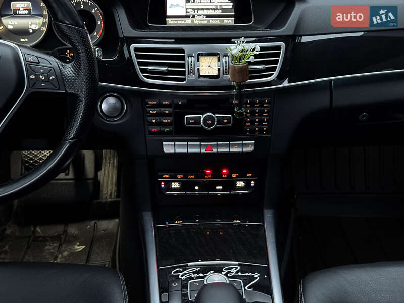 Седан Mercedes-Benz E-Class 2015 в Львові