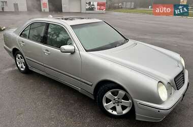 Седан Mercedes-Benz E-Class 2000 в Харькове