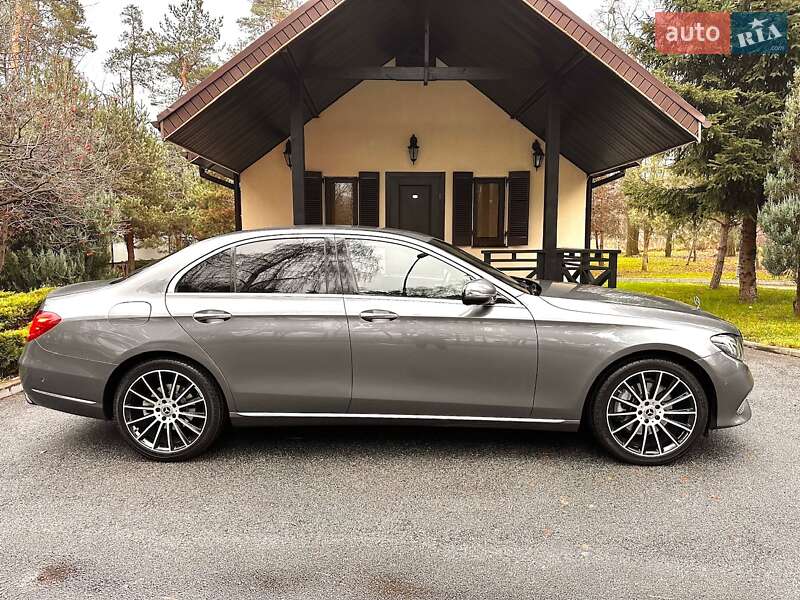 Седан Mercedes-Benz E-Class 2018 в Києві