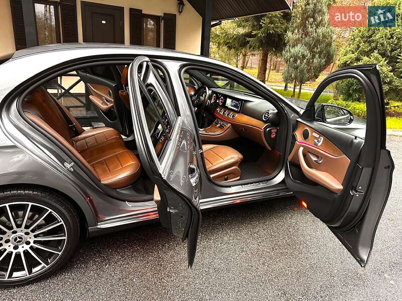 Седан Mercedes-Benz E-Class 2018 в Києві