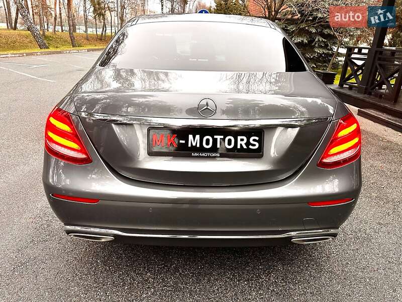 Седан Mercedes-Benz E-Class 2018 в Києві