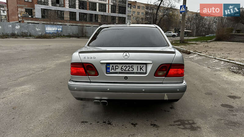 Седан Mercedes-Benz E-Class 1999 в Запоріжжі