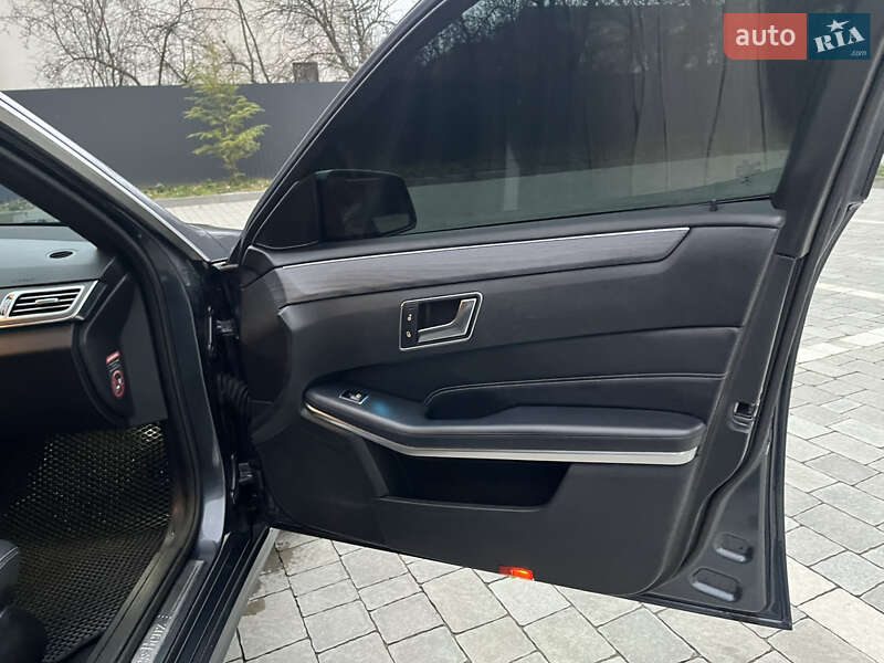Седан Mercedes-Benz E-Class 2015 в Івано-Франківську