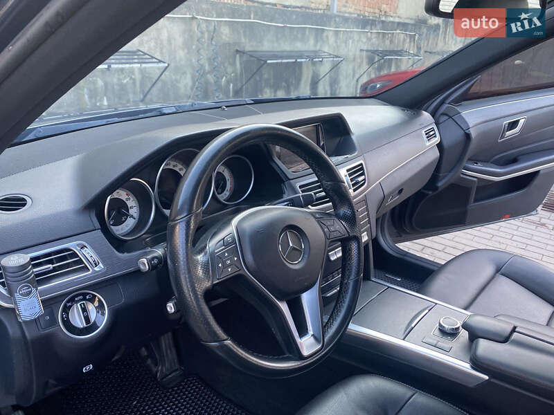 Седан Mercedes-Benz E-Class 2015 в Івано-Франківську