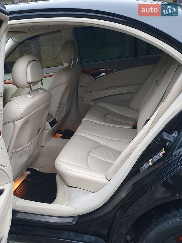 Седан Mercedes-Benz E-Class 2003 в Косове фото 44 Седан Mercedes-Benz E-Class 2003 в Косове