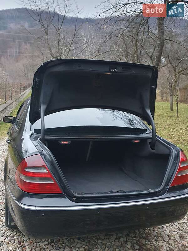 Седан Mercedes-Benz E-Class 2003 в Косове фото 47 Седан Mercedes-Benz E-Class 2003 в Косове