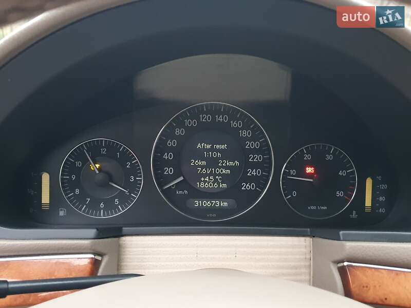 Седан Mercedes-Benz E-Class 2003 в Косове фото 50 Седан Mercedes-Benz E-Class 2003 в Косове