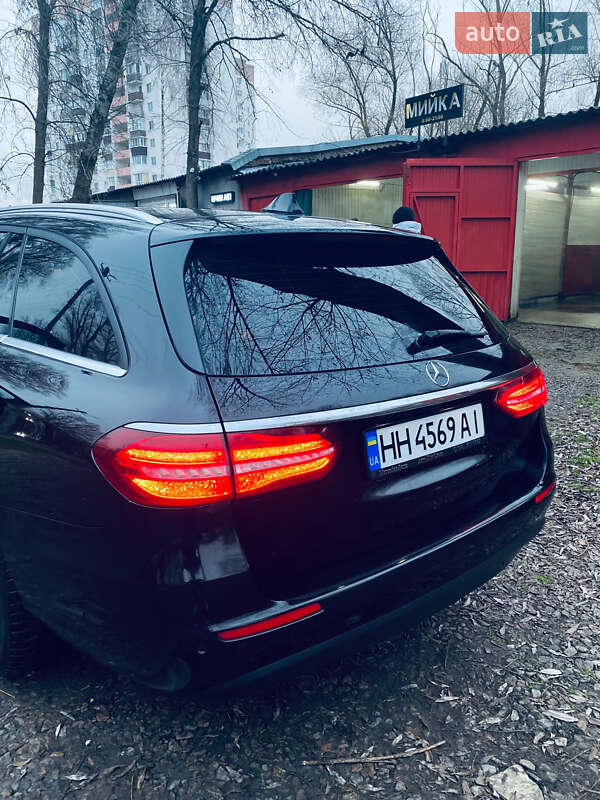 Универсал Mercedes-Benz E-Class 2016 в Киеве