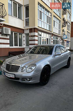 Седан Mercedes-Benz E-Class 2006 в Ромнах