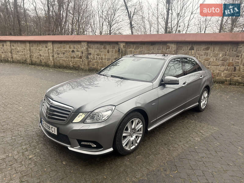 Седан Mercedes-Benz E-Class 2009 в Чернівцях