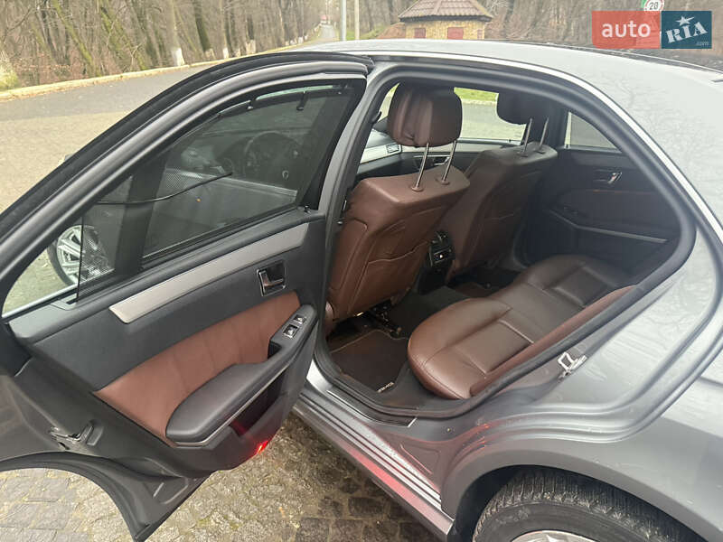 Седан Mercedes-Benz E-Class 2009 в Чернівцях