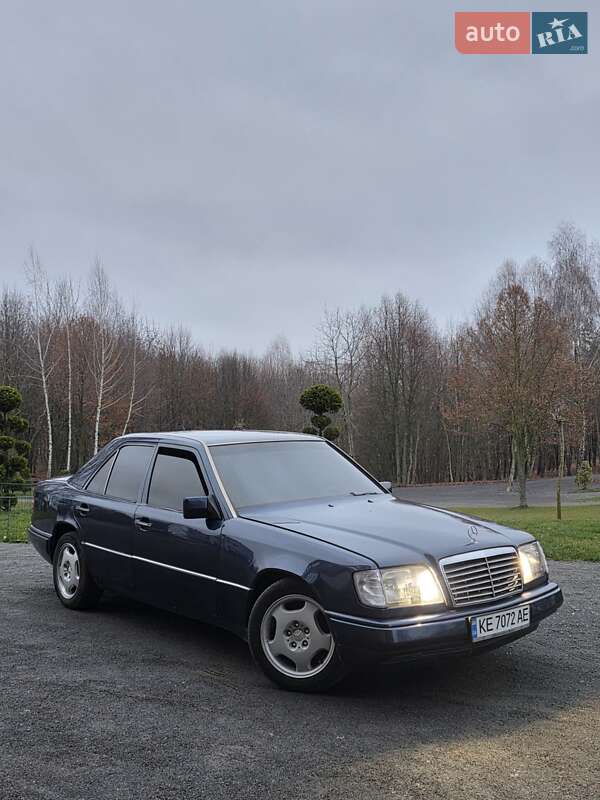 Mercedes-Benz E-Class 1995