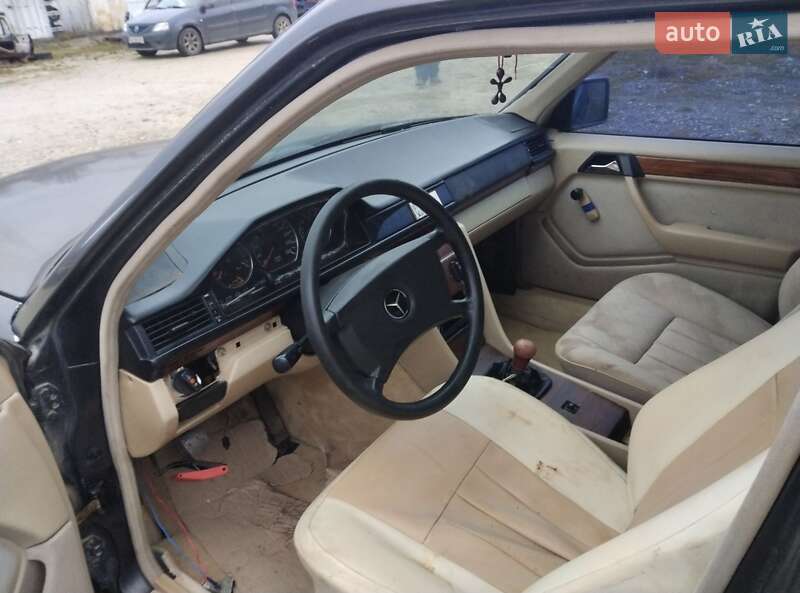 Седан Mercedes-Benz E-Class 1989 в Тернополі